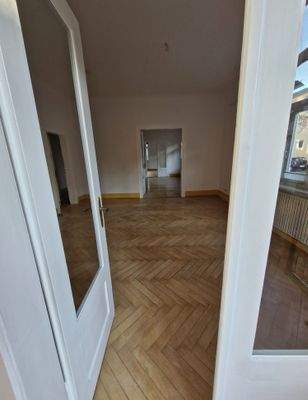12 - Blick von Loggia zum Wohnzimmer.jpg