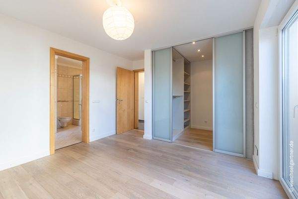 Hauptschlafzimmer -Bad en Suit