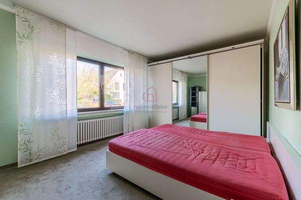 Schlafzimmer mit Platz für Schränke