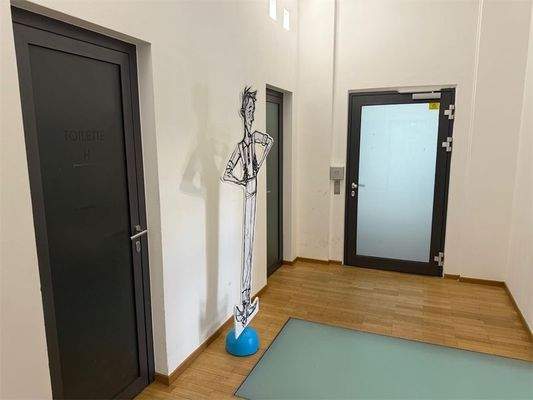 Toiletten im Hausflur