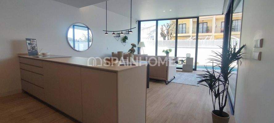 Detached Houses Close to Beach in Torre de la Horadada