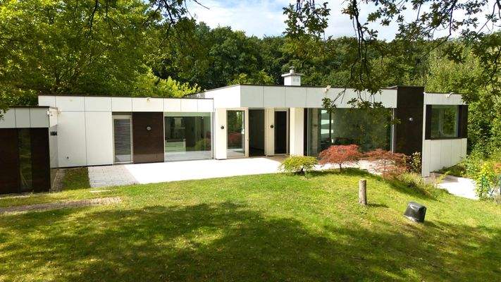 Außenansicht und Garten