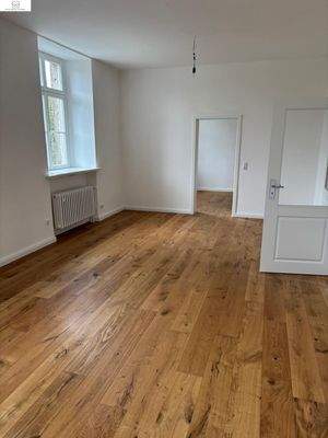 Teilansicht 1 Wohn-Esszimmer - Parkblick