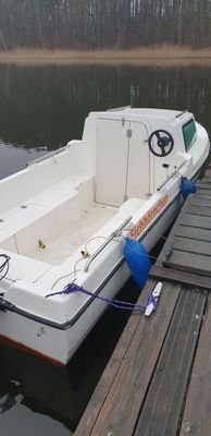 Kajütboot mit 8 PS Motor