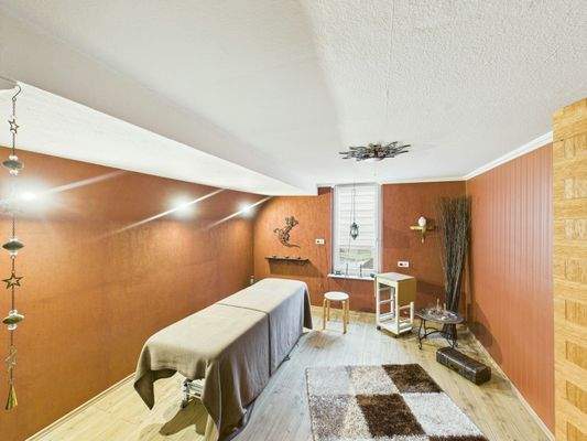 CAM03784G0-PR0085-STILL033