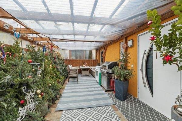 überdachte Terrasse