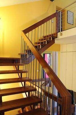 Treppe zum Büro und Speicher