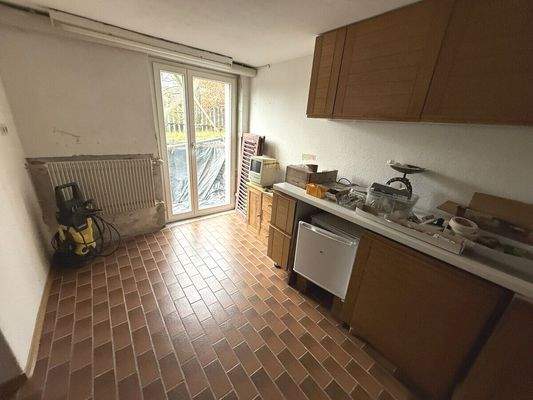 Mögliche (Hauswirtschafts-)Küche im UG