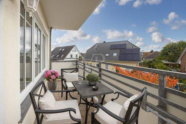 gemütlicher Südbalkon