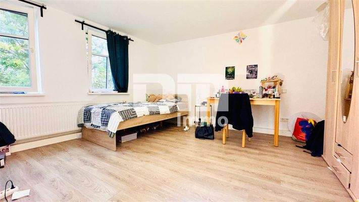 Schlafzimmer 1 von 4