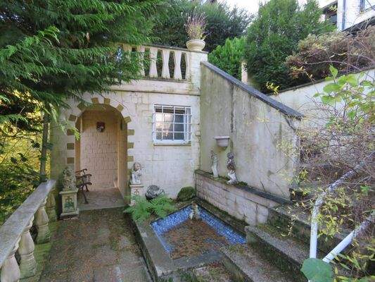 Freisitz mit Springbrunnen 