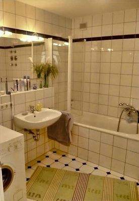 1.OG Wohnung 04 Badezimmer