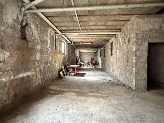 Rohbau Kegelbahn im UG