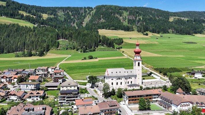 Niederdorf_Genehmigtes Projekt_7 freie Wohnungen_Konventionelle_Visionen_Umsetzungsmöglichkeiten_Rauminhalt