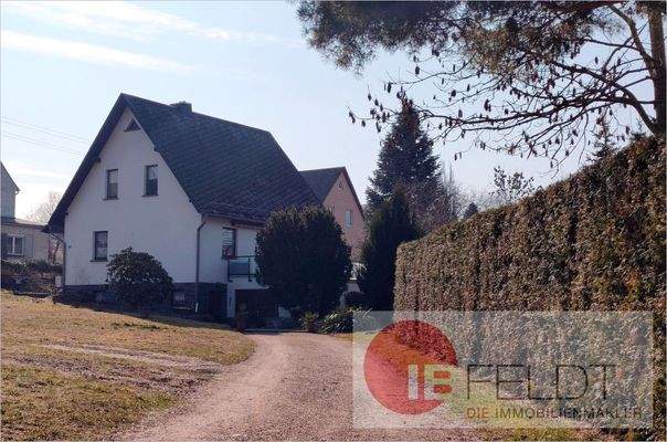 Auffahrt zum Grundstück