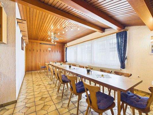 Großzügiges Baugrundstück mit Bestandsgebäude in Überherrn