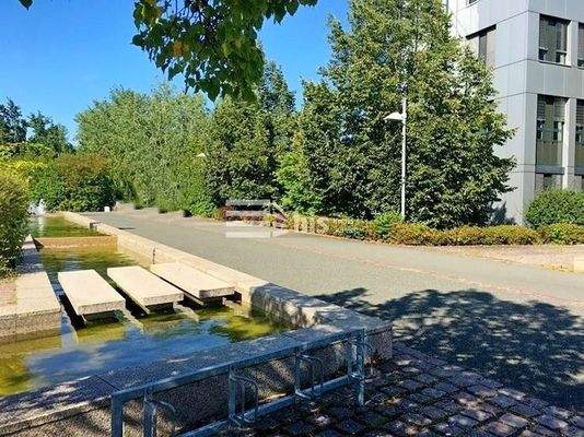 schön gestaltete Parkanlage