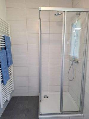 Dusche + Handtuchhalterheizung