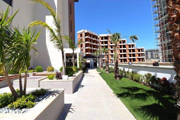 Apartments in a Complex with Swimming Pool in Aksu Altintas