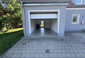 Garage mit Durchgang zum Garte
