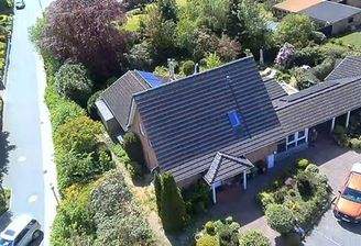 Haus mit Nebengebäuden