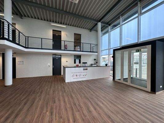 Eingangsbereich mit Empfang