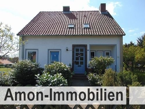 RESERVIERT!!! Schmuckes Zweifamilienhaus mit überdachter Terrasse, Balkon und Garage in guter Lage von Hankensbüttel