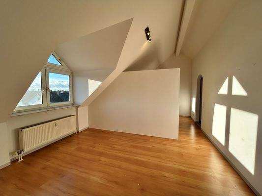 E 709 Wohnzimmer Ansicht 2.jpg