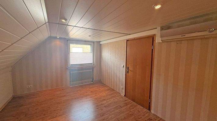 Schlafzimmer Dachgeschoss Haupthaus