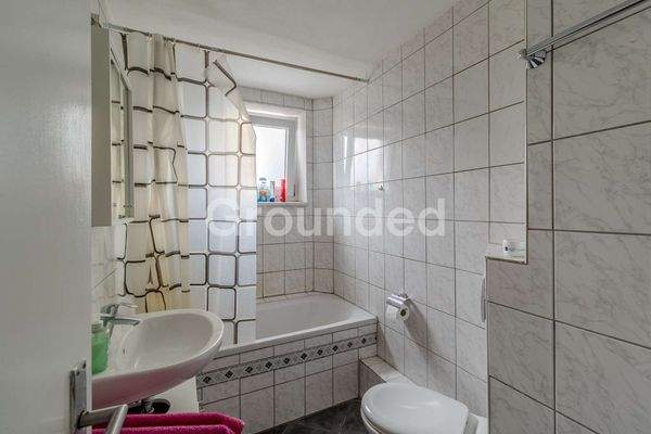 OG1 links Badezimmer