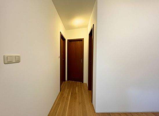 Flur mit Beispiel Bodenbelag