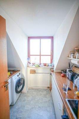 Küche mit Waschmaschinenanschluss