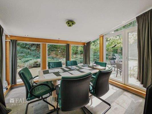 ... Wintergarten mit 2 Ausgängen