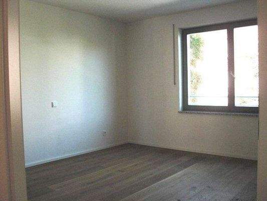 Blick ins Schlafzimmer.JPG