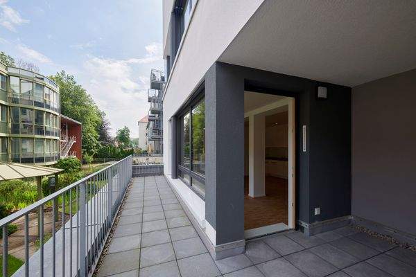 Whg_2_großer Balkon.jpg