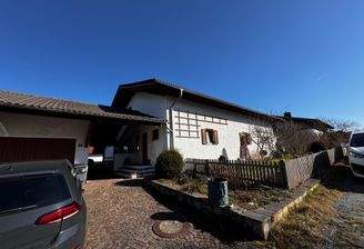 Haus mit Garage / Eingang