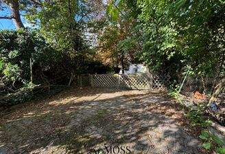 Grundstückszufahrt oberhalb des Hauses