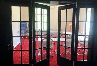 Meetingraum 2 Räume zusammen nutzbar oder abtrennbar Eingang