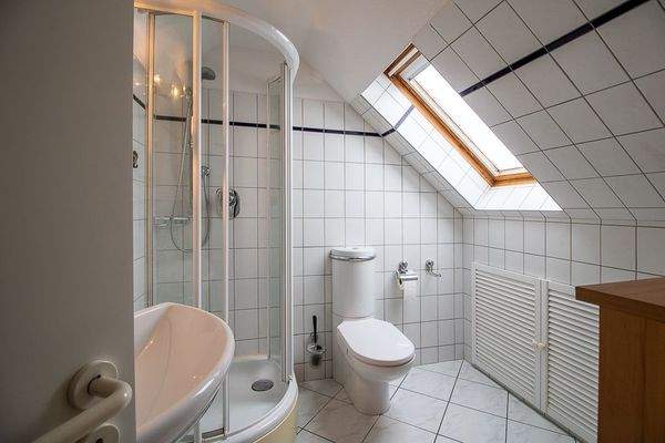 Obergeschoss: wohnraumähnlich genutztes Badezimmer