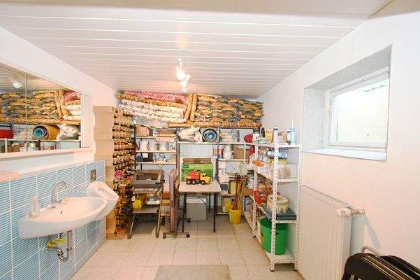 UG, angrenzend ausbaufähiges Bad der ELW