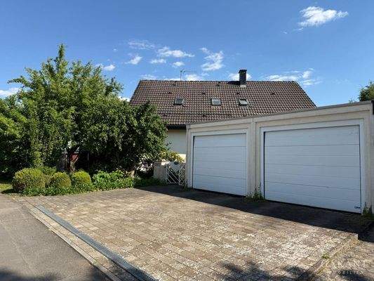 Garagen mit Stellpl.