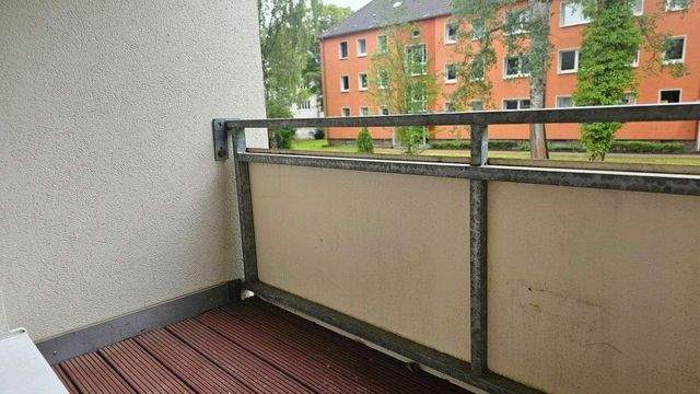 Schöne kleine Zweiraumwohnung mit Balkon, jetzt Termin vereinbaren - Photo 4