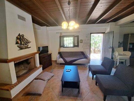 Kreta, Douliana: Elegante Villa mit Pool und Garten zu verkaufen