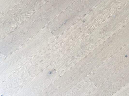 Neues Eiche-Parkett-Landhausdiele