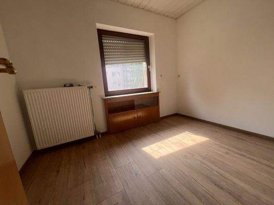 Haus-Gießen-Marburger-Straße-30-50120-001-WE01-Zim