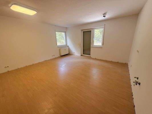 Kind 1 im Souterrain