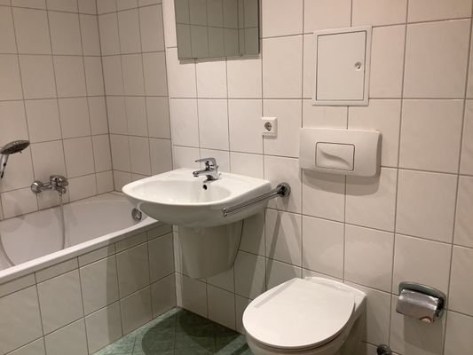 Bad mit Wanne