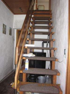 EG, Treppe zum OG.JPG