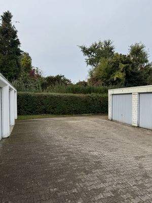 Außenstellplatz rechts hinten in der Ecke.jpg