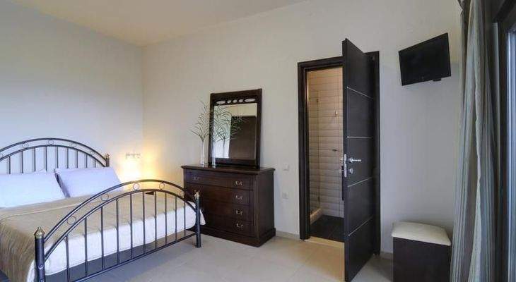 Haus auf Kreta mit Panoramablick auf die Bucht von Elounda